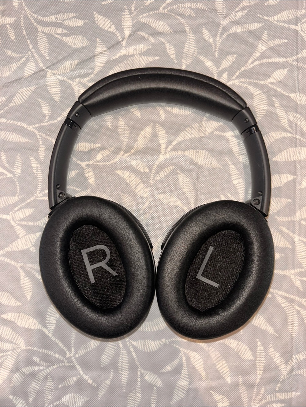 Bose QuietComfort Wireless Bluetooth Headphones - Picture 2 of 4